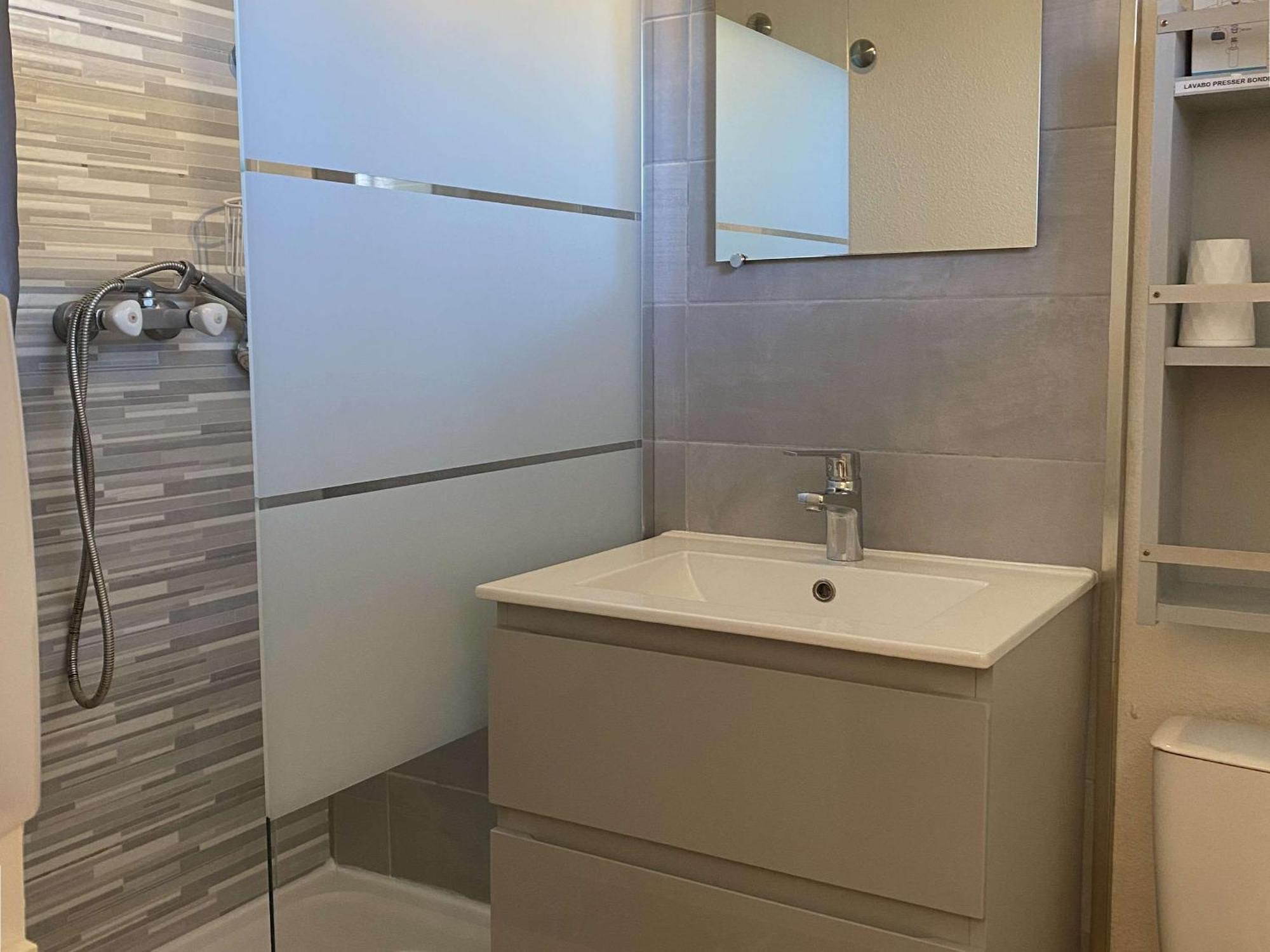 Studio Cosy Avec Terrasse, Parking, Proche Thermes - Balaruc-Les-Bains - Fr-1-553-89 Екстериор снимка
